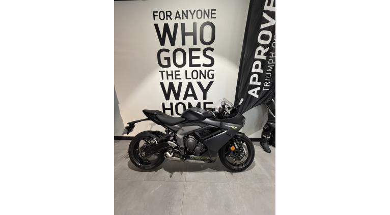 TRIUMPH 	DAYTONA 660